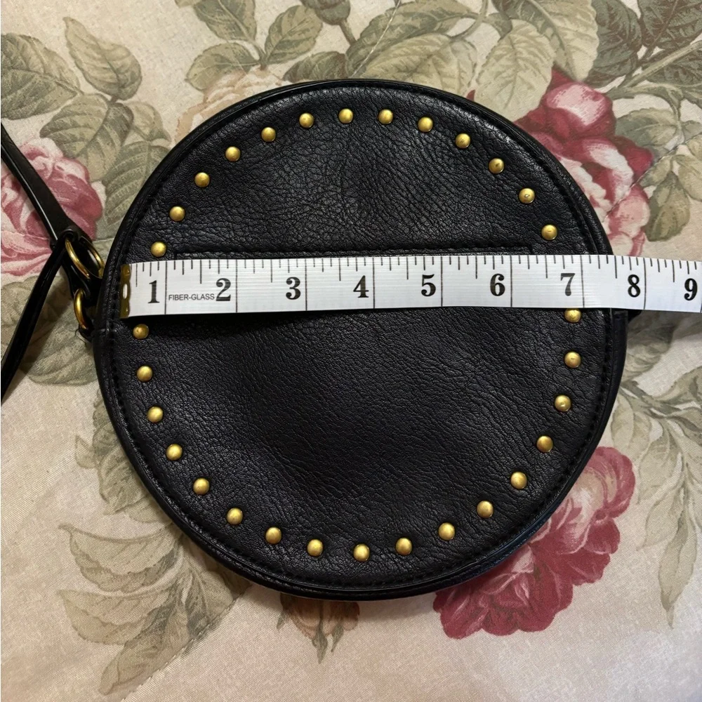Universal Thread Crossbody - Picture 3 of 7